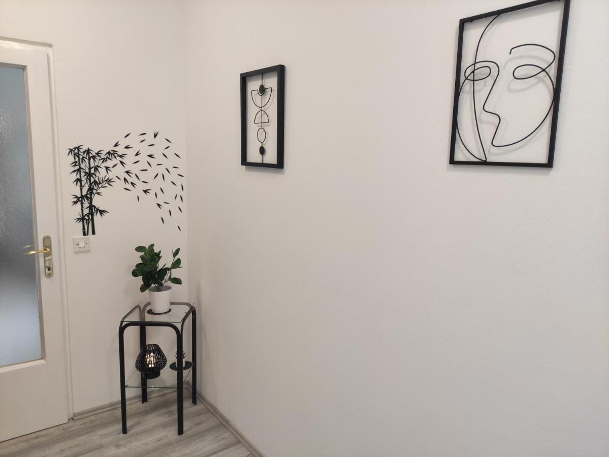 Apartman Iris S Terasom Рийека Екстериор снимка