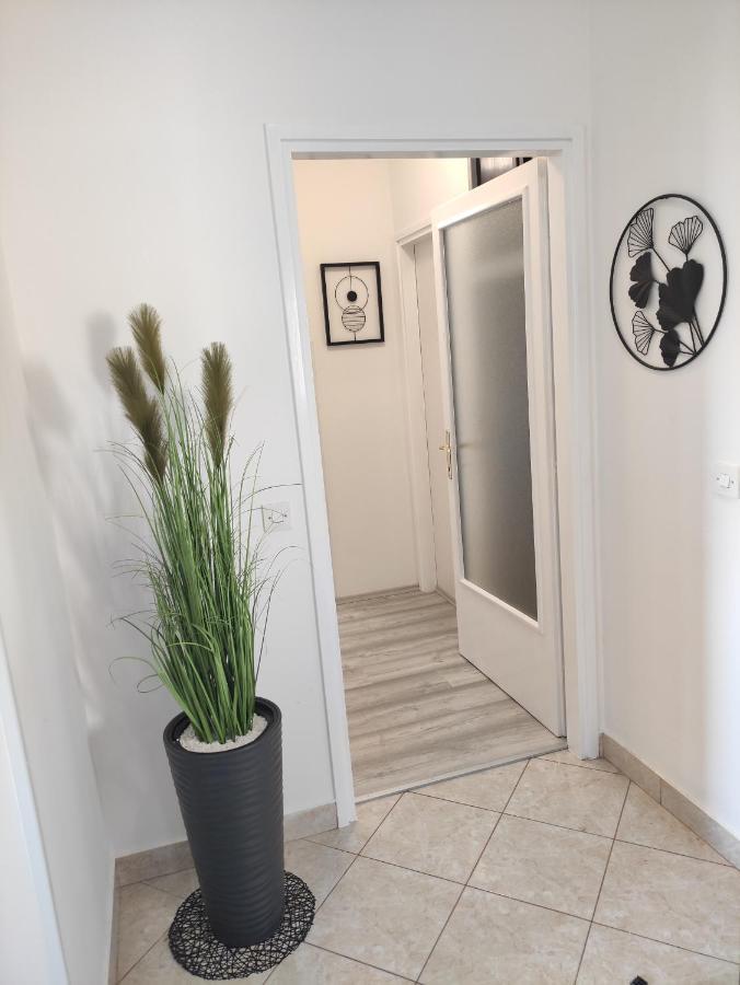 Apartman Iris S Terasom Рийека Екстериор снимка
