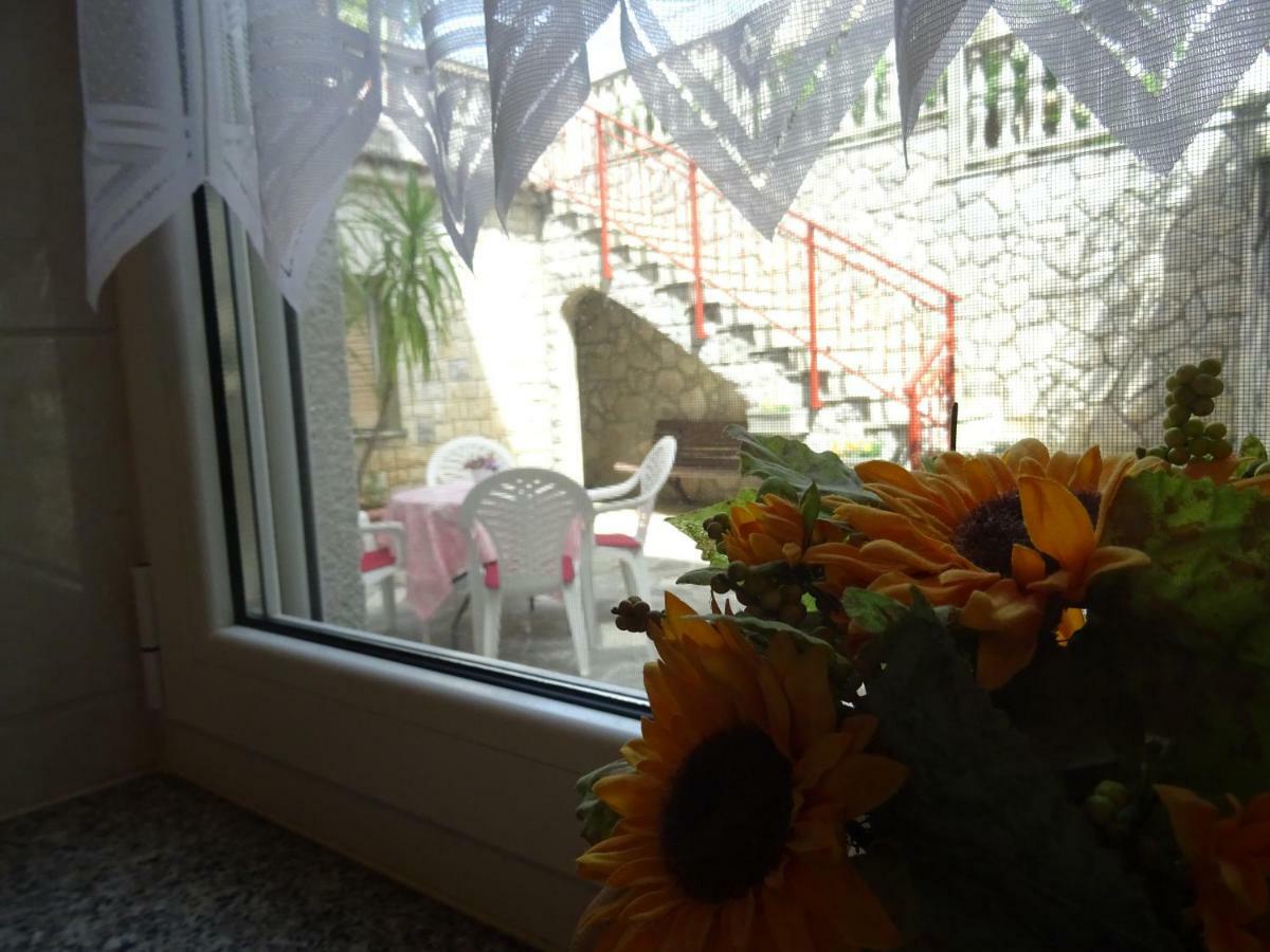 Apartman Iris S Terasom Рийека Екстериор снимка