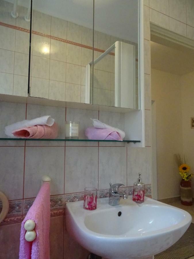 Apartman Iris S Terasom Рийека Екстериор снимка